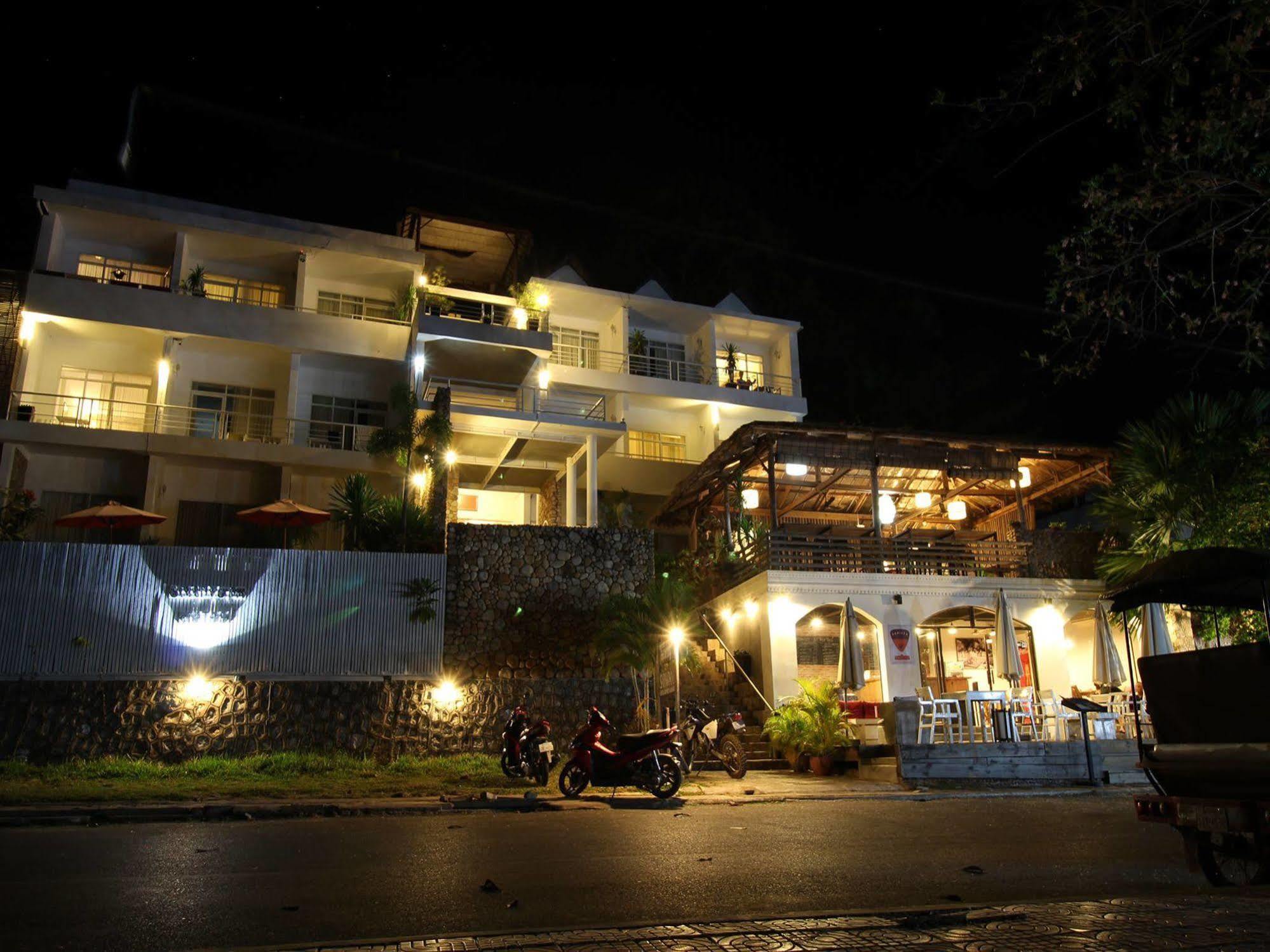 Saravoan-Kep Hotel Exterior photo