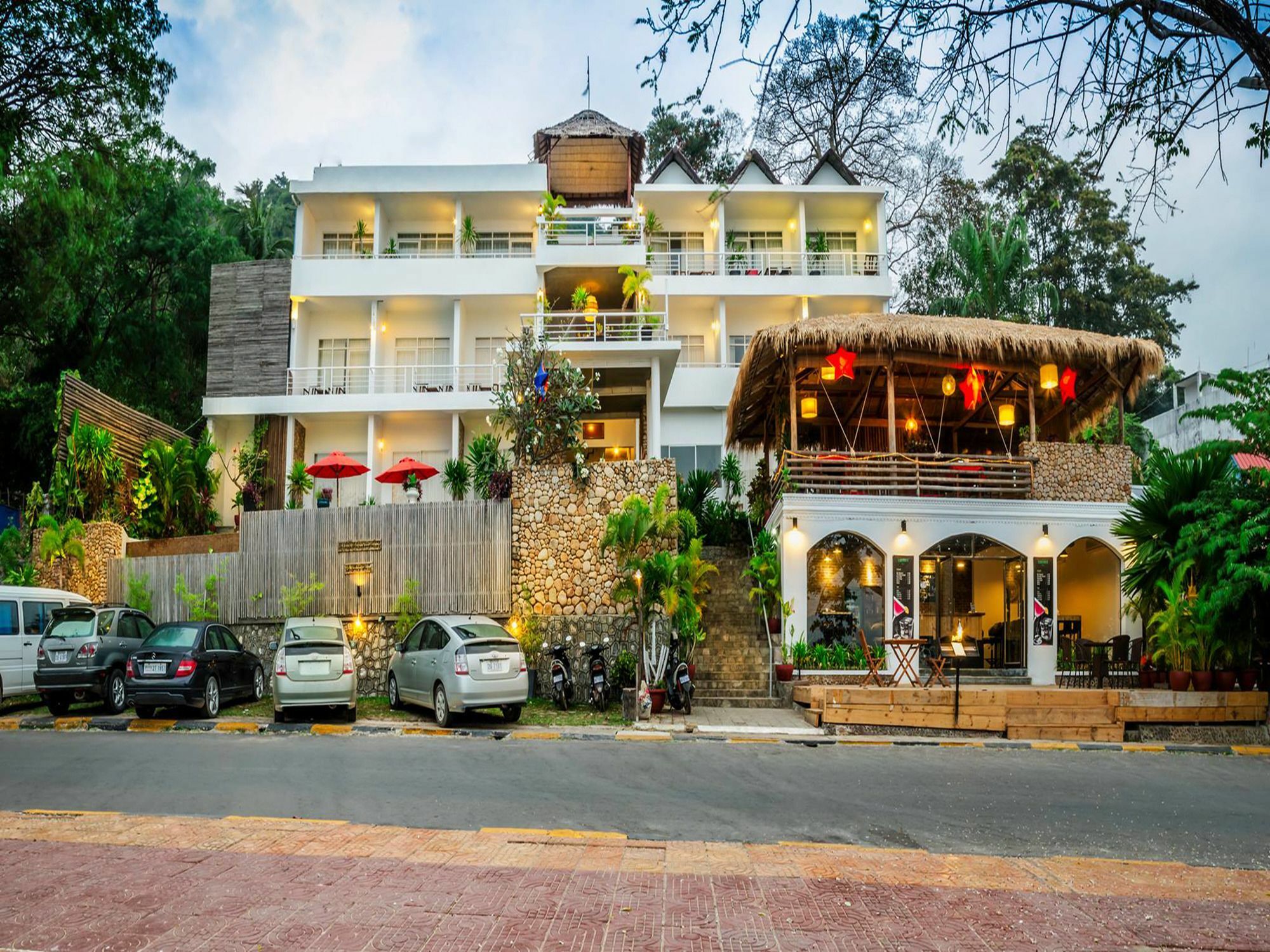 Saravoan-Kep Hotel Exterior photo